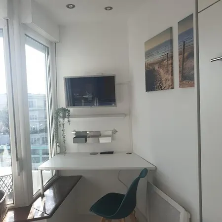 Vue Au Coeur De Malo Les Bains Pieds Dans L Eau