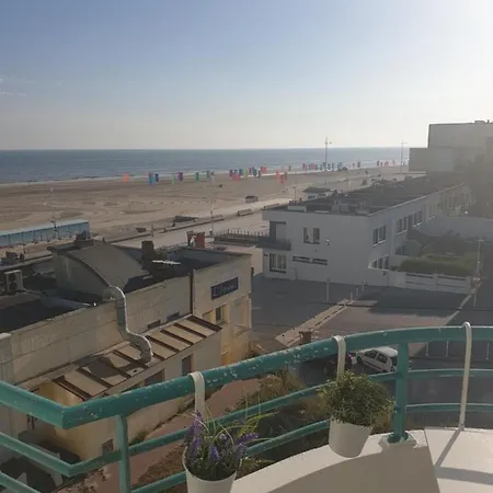 Vue Au Coeur De Malo Les Bains Pieds Dans L Eau Dunkirk