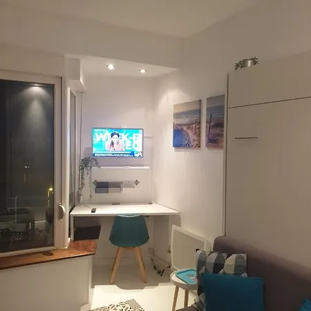 Vue Au Coeur De Malo Les Bains Pieds Dans L Eau *