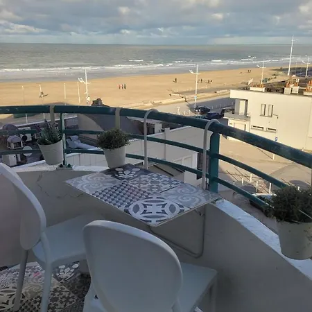 Vue Au Coeur De Malo Les Bains Pieds Dans L Eau Dunkirk